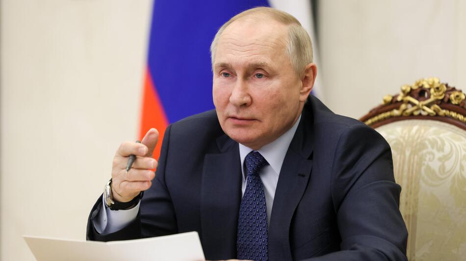 Russlands Präsident Wladimir Putin während einer Verlautbarung im Kreml