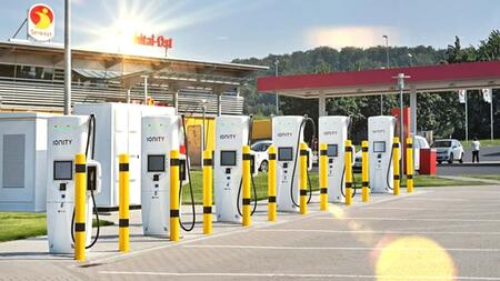 Gerichtsurteil zu Ladesäulen an Autobahnen: Warum das Laden an Raststätten endlich besser wird