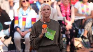 Andrea Kiewel kämpfte sich am Sonntag mit einer Erkältung durch den "ZDF-Fernsehgarten".