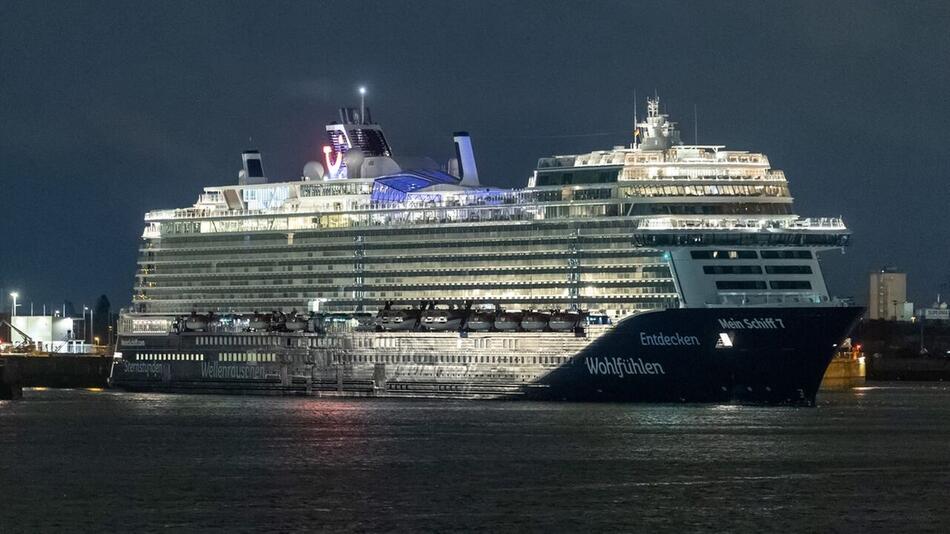 Neuer Kreuzfahrt-Riese "Mein Schiff 7" erstmals in Hamburg - mit Promi-Besatzung