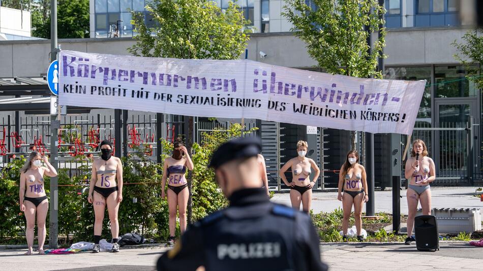 Demonstration gegen Germany's Next Topmodel