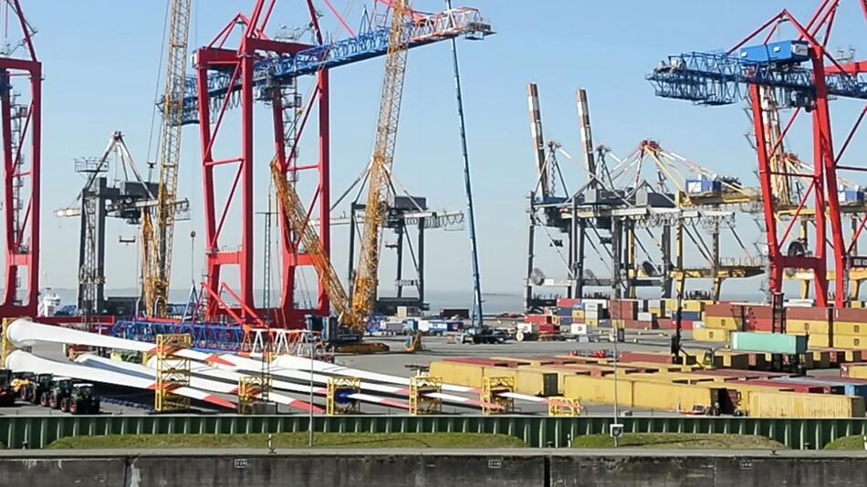 Kran, Container, Wirtschaft