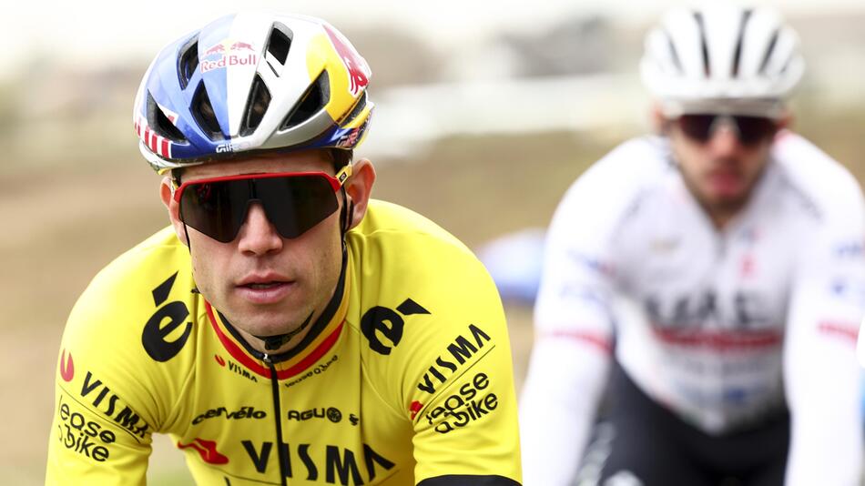 Wout van Aert während des Rennens "Quer durch Flandern" auf dem Weg von Roeselare nach Waregem