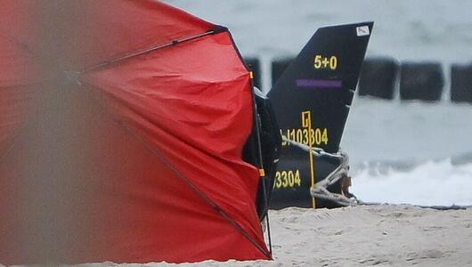 Eine Militärdrohne am Strand von Rusinowo
