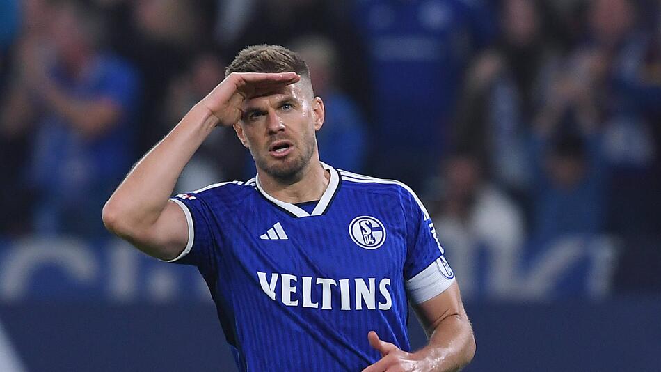 Simon Terodde im Trikot des FC Schalke 04