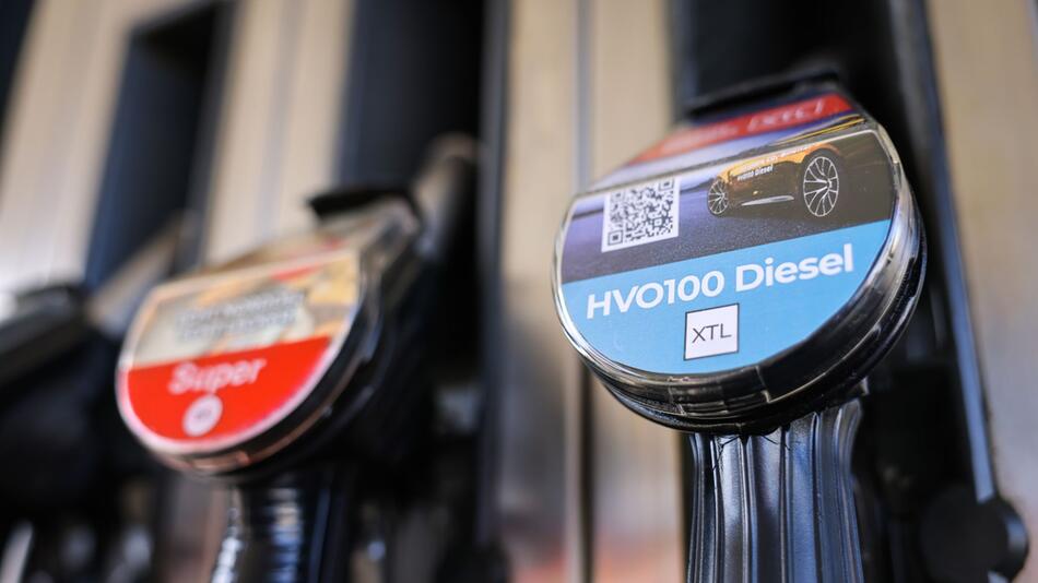 Eröffnung einer Tankstelle für HVO100 Diesel