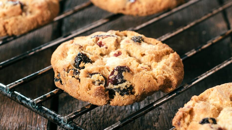 Herbst zum Naschen: Nussige Cranberry-Rosinen-Cookies | 1&amp;1