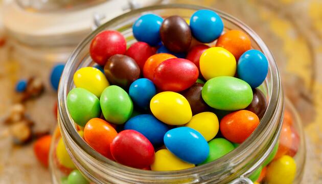 Bunte Schoko-Erdnüsse