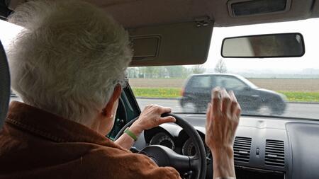 Autofahren im Alter: Wie sicher bin ich unterwegs?