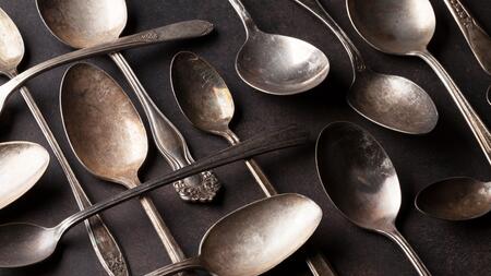 Glänzendes Besteck ohne Chemie – diese Hausmittel helfen wirklich