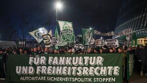 Demo zum Beginn der Innenministerkonferenz in Bremen