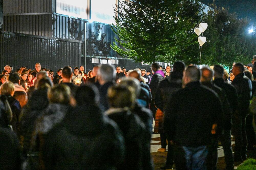 Trauerzug nach Tod von Mutter und Kindern in Esslingen