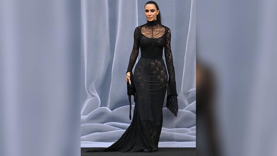 Kim Kardashian bei der Paris Fashion Week.