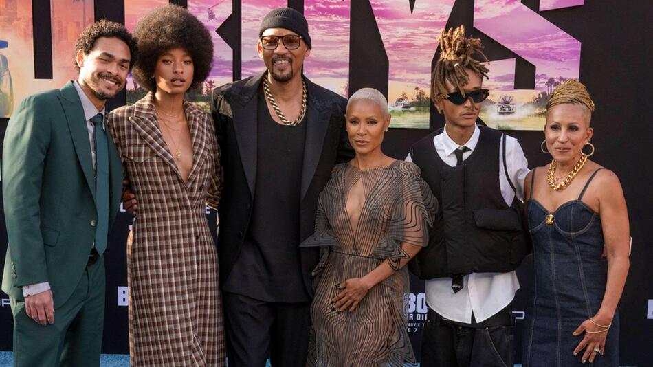 Will Smith mit seinen Kindern Trey (li.), Willow (2.v.l.) und Jaden (2.v.r.) sowie Ehefrau Jada ...