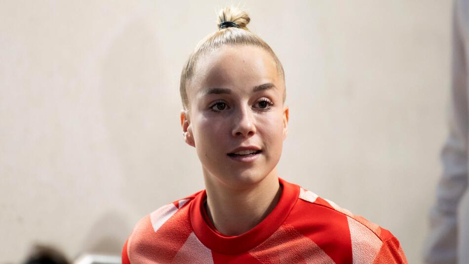 Giulia Gwinn hat sich zum bevorstehenden Wechsel von Lena Oberdorf zum FC Bayern geäußert.