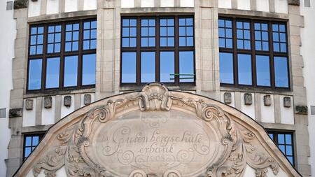 Gedenken an Opfer des Schulmassakers am Gutenberg-Gymnasium