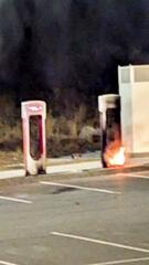 Autohersteller im Visier: Tesla-Supercharger gehen in Flammen auf