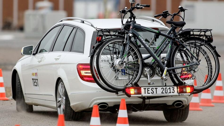 Mit Fahrrädern auf Tour: Sicherheit sollte immer vorgehen