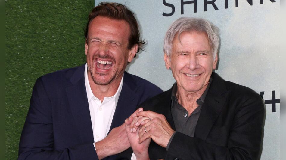 Jason Segel und Harrison Ford während der Premiere der zweiten Staffel von "Shrinking".