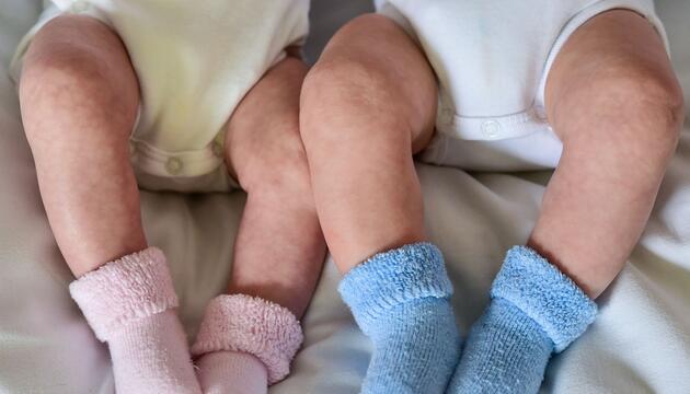 Geschwister - Mädchen und Junge