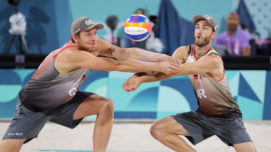 Die deutschen Beach-Volleyballer Nils Ehlers und Clemens Wickler