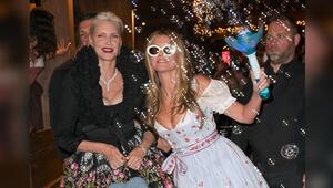 Zwei Supermodels unter sich: Heidi Klum (r.) hatte bei ihrem Wiesn-Bummel Nadja Auermann dabei.