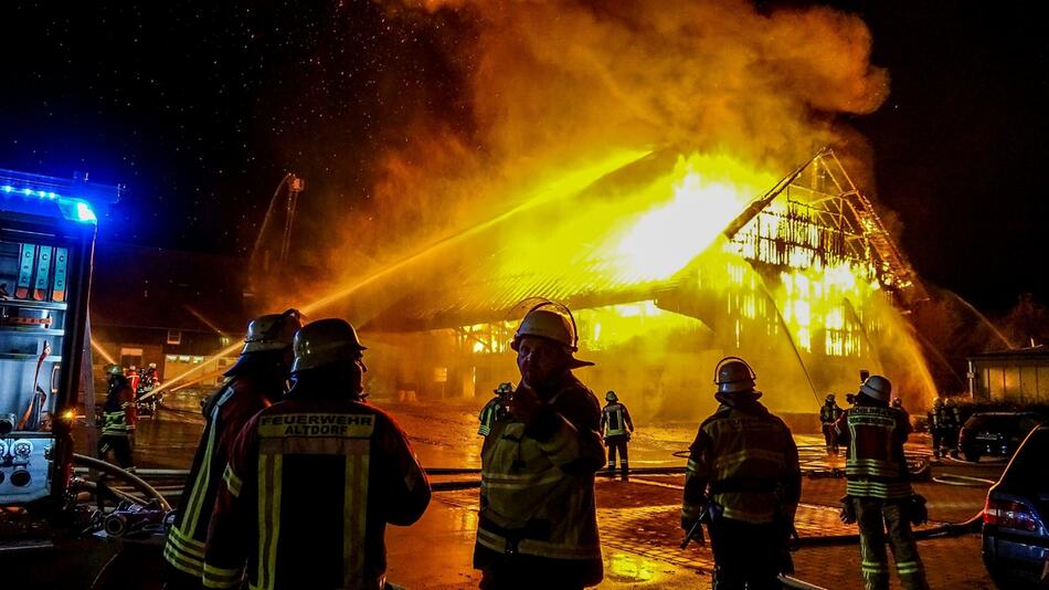 Großbrand auf Golfplatzgelände