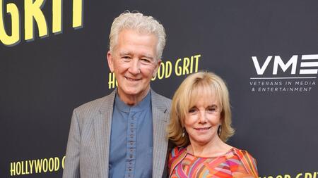 "Dallas"-Star Patrick Duffy zeigt sich verliebt wie am ersten Tag