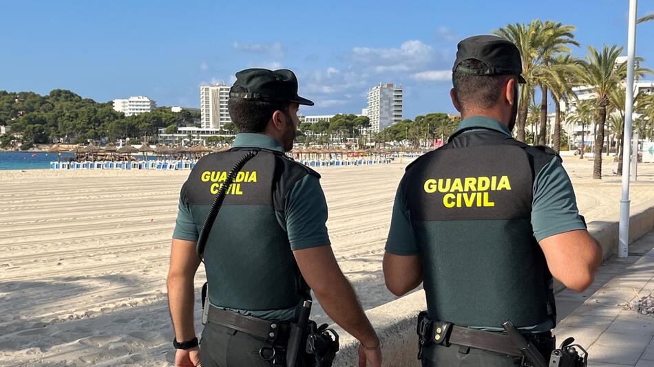 Beamte der Polizeieinheit Guardia Civil auf Mallorca.