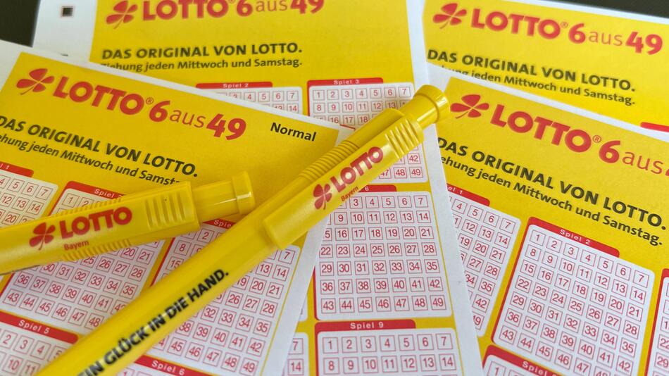 Im Lotto 6 aus 49 wurde im sechsten Anlauf der nächste Jackpot geknackt.