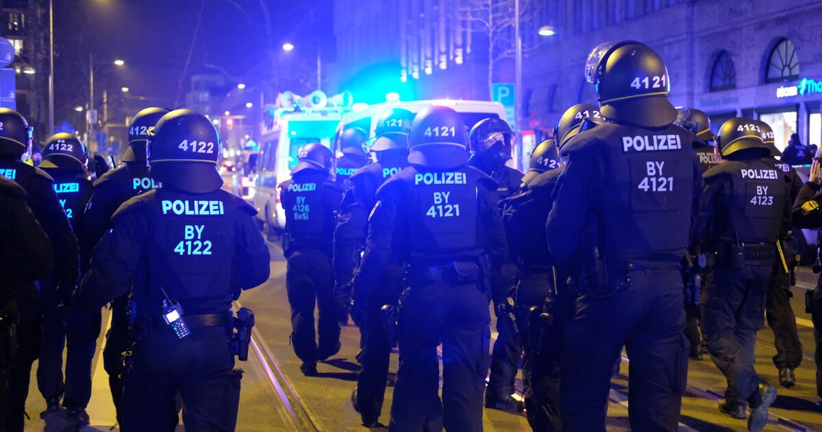 Leipzig: Indymedia-Demo eskaliert - Steinhagel auf die ...