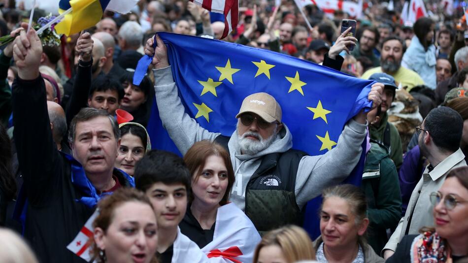 Proteste gegen umstrittenes Gesetz in Georgien