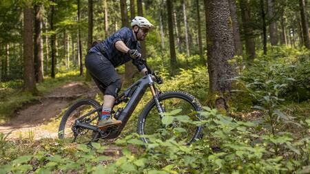 Centurion No Pogo R7000 im ersten Check!: Kult E-Enduro jetzt auch in Carbon