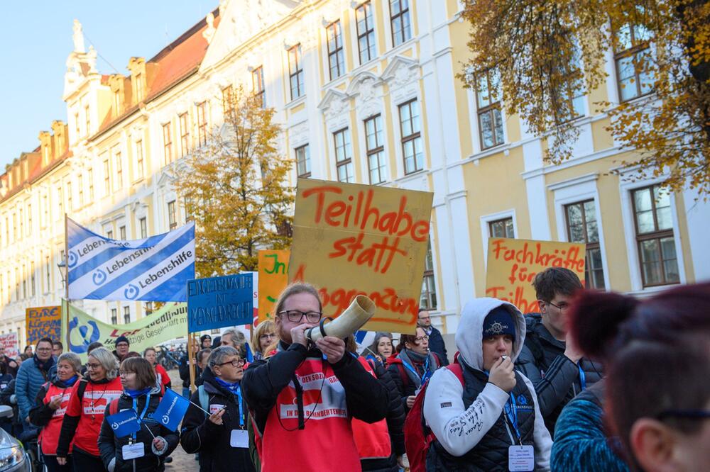 Demonstration gegen Kürzungen in der Eingliederungshilfe