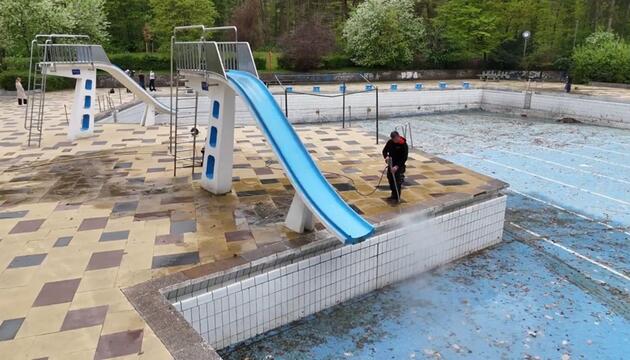 "Schmodder wird weggeschrubbt" - Hamburger Sommerfreibad bereitet sich auf Saison vor