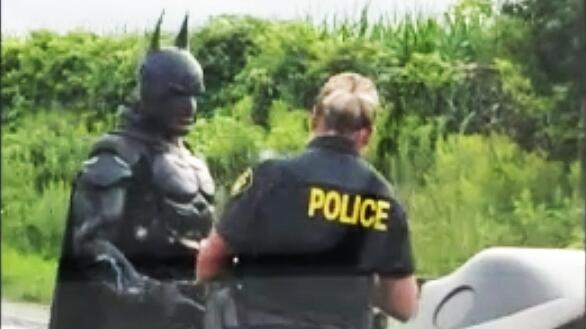 Batman von Polizei angehalten