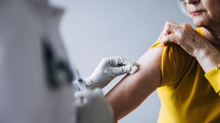 Kombi-Impfung gegen Corona und Grippe kommt