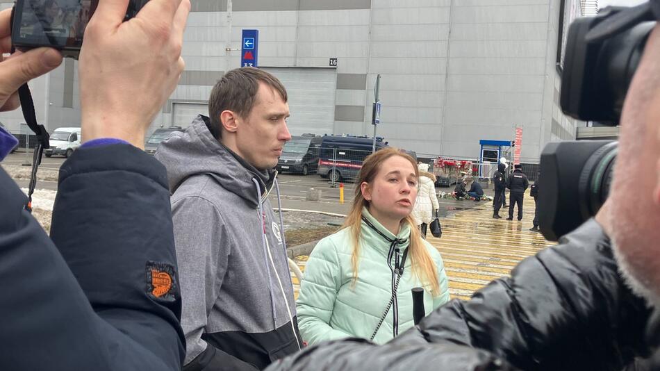 HOLD Nach dem Anschlag in Moskau - Überlebende in Moskau