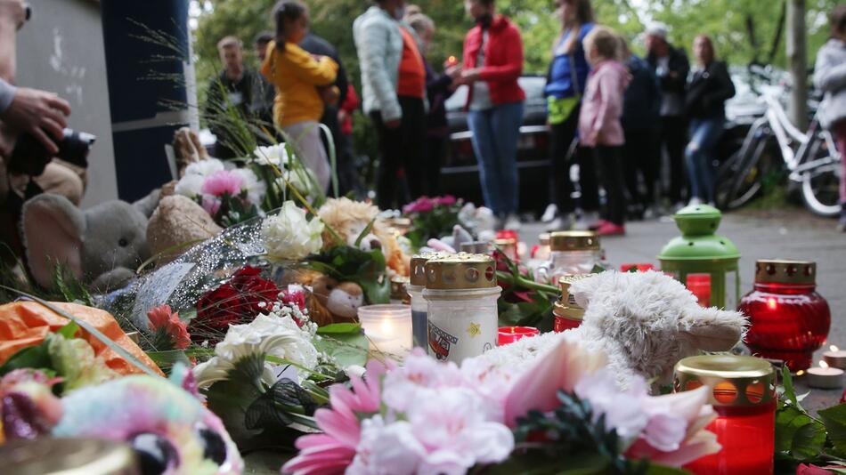 Schweigeminute nach Tod von fünf Kindern in Solingen