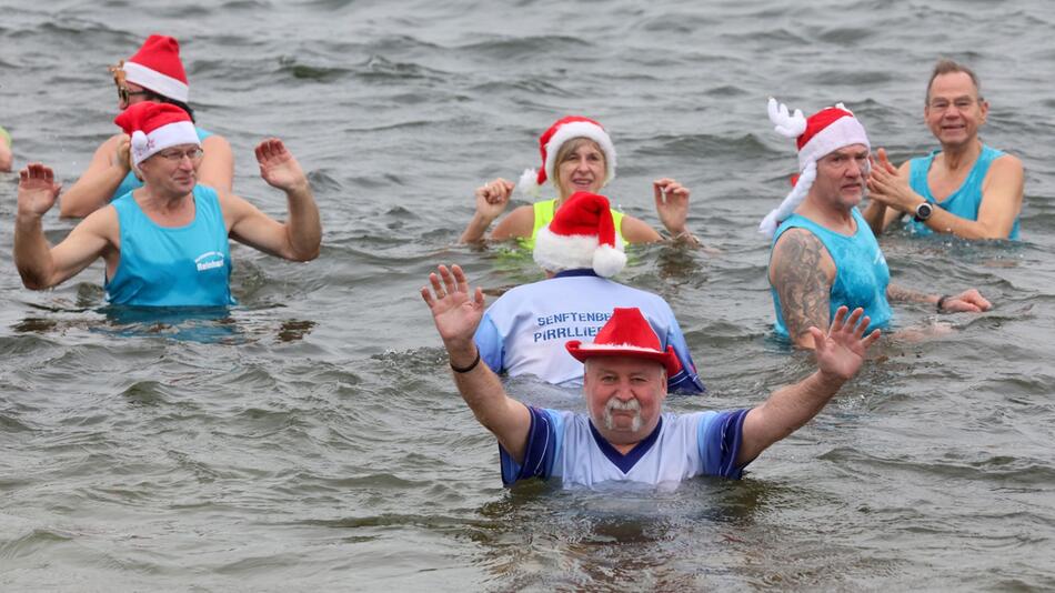 Weihnachtsbad der "Pirrlliepausen"