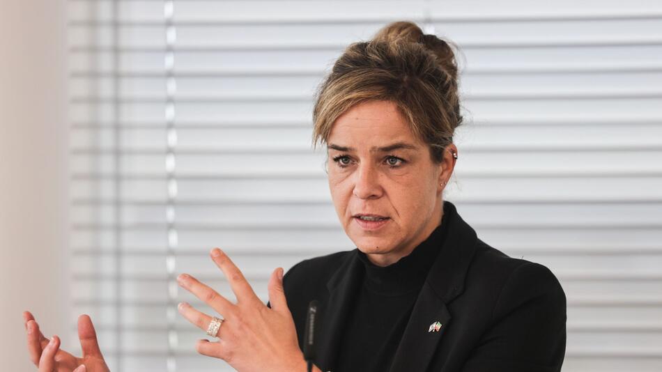 NRW-Ministerin Mona Neubaur