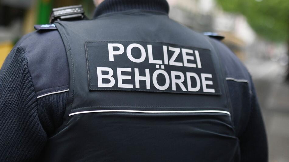 Corona-Regeln: Darf die Polizei auch Zuhause kontrollieren?