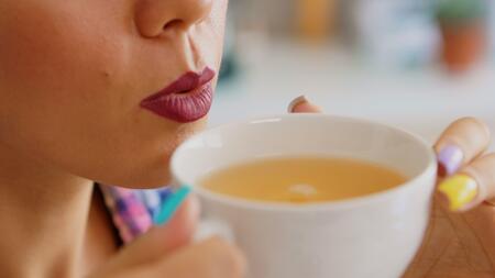 Fencheltee wirkt beruhigend – doch trinken sollte ihn nicht jeder