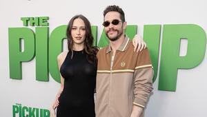 Elsie Hewitt und Pete Davidson im Juli 2025.