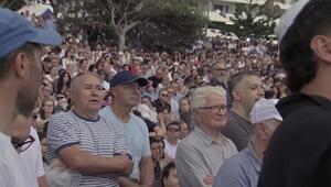 Menschen in Australien gedenken der Anschlagsopfer am Bondi Beach