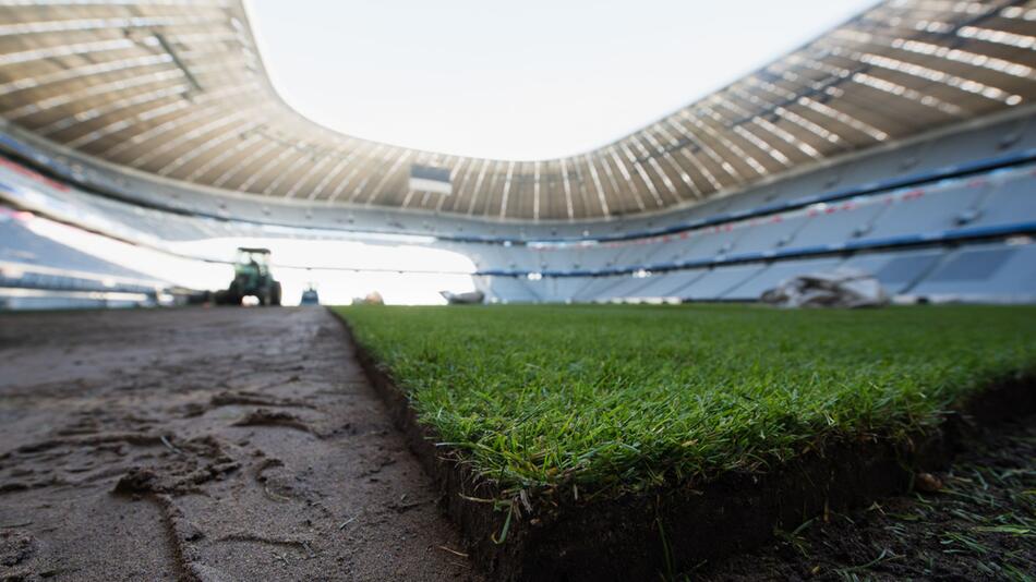 Neuer Rasen für die Allianz Arena