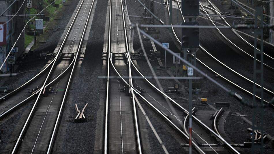 Signale regeln den Zugverkehr