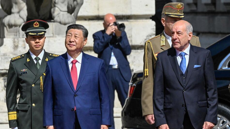 Chinas Staatschef Xi setzt Europa-Reise in Ungarn fort