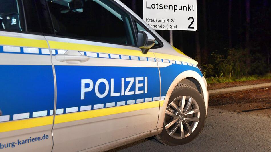 Autobahn A10 bei Michendorf gesperrt