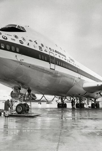 Boeing 747-100